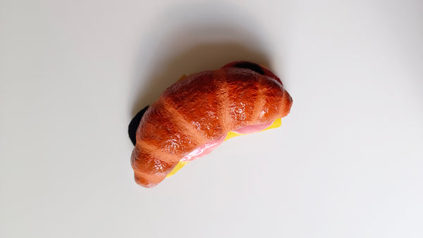 Croissant (rotten)